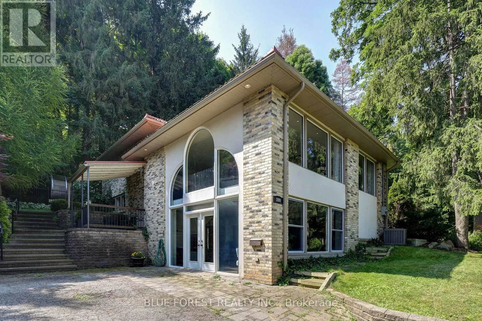 800 SPRINGBANK DRIVE