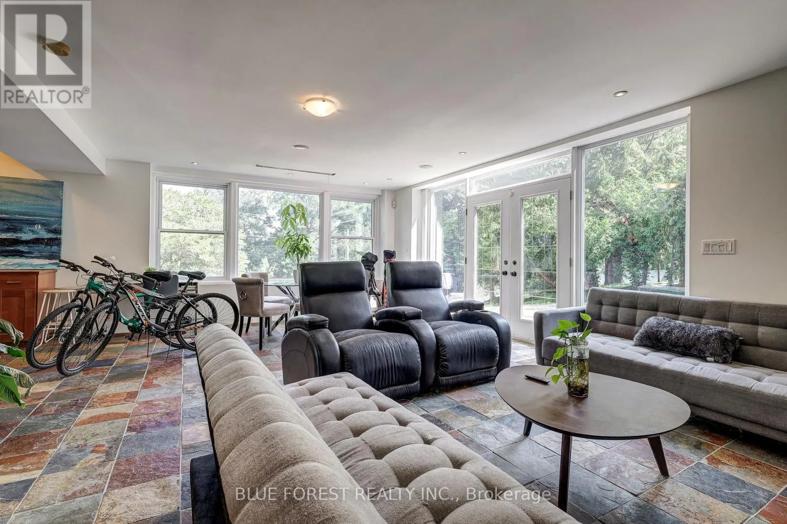 800 SPRINGBANK DRIVE