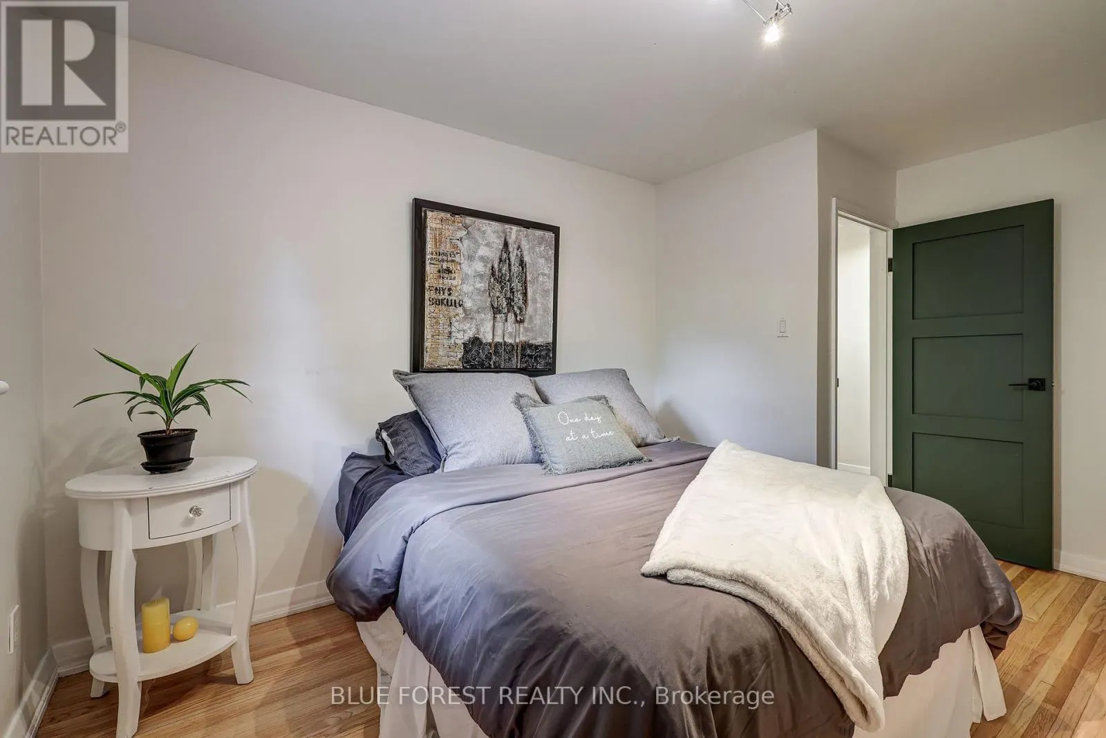 800 SPRINGBANK DRIVE