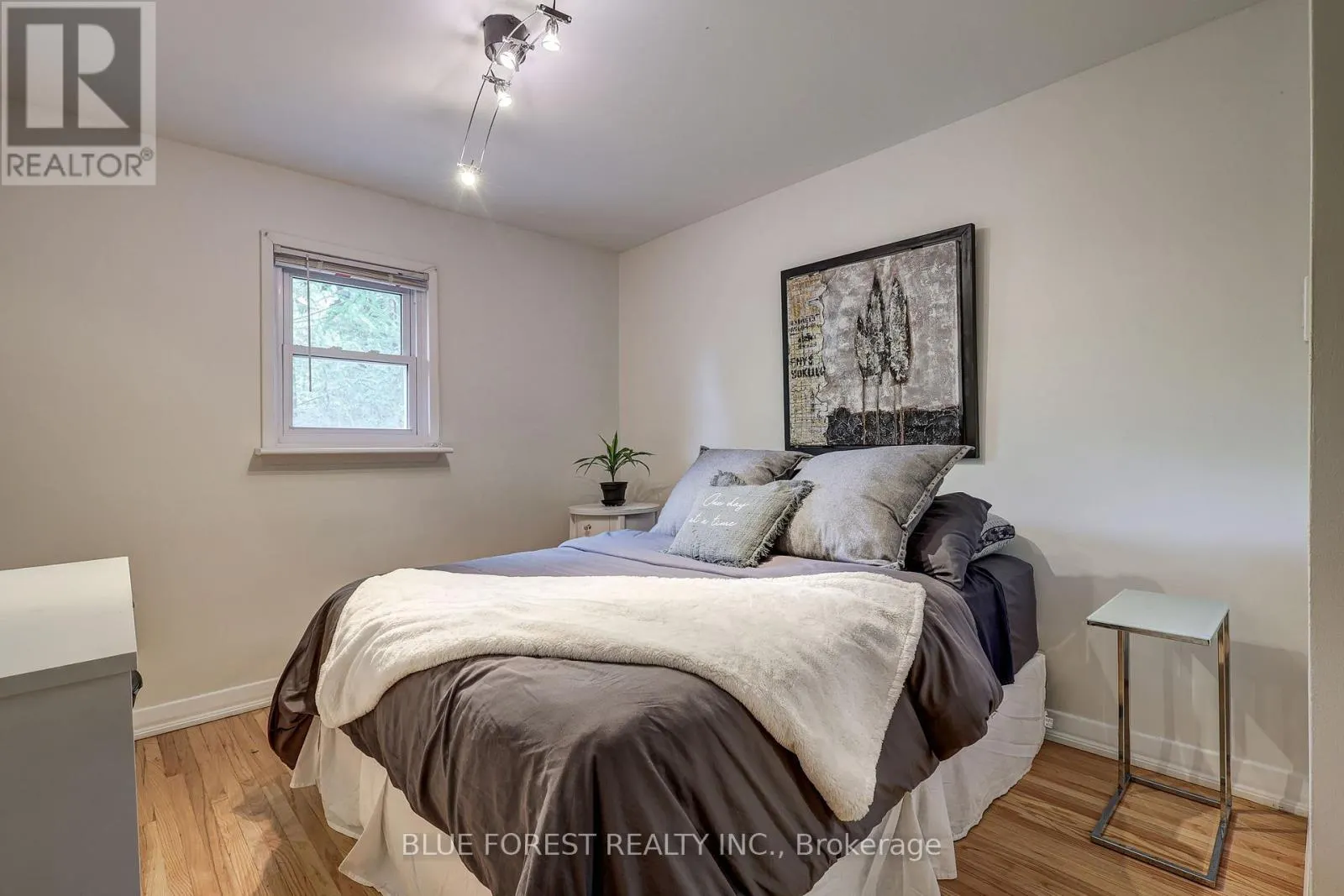 800 SPRINGBANK DRIVE