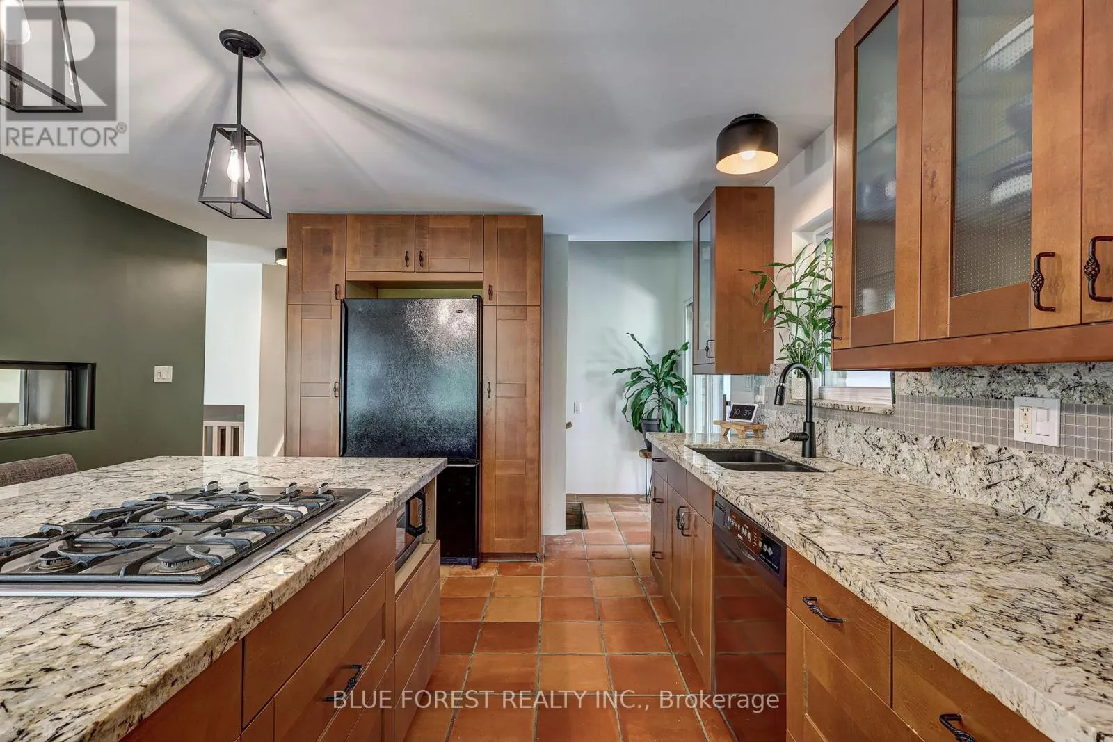 800 SPRINGBANK DRIVE