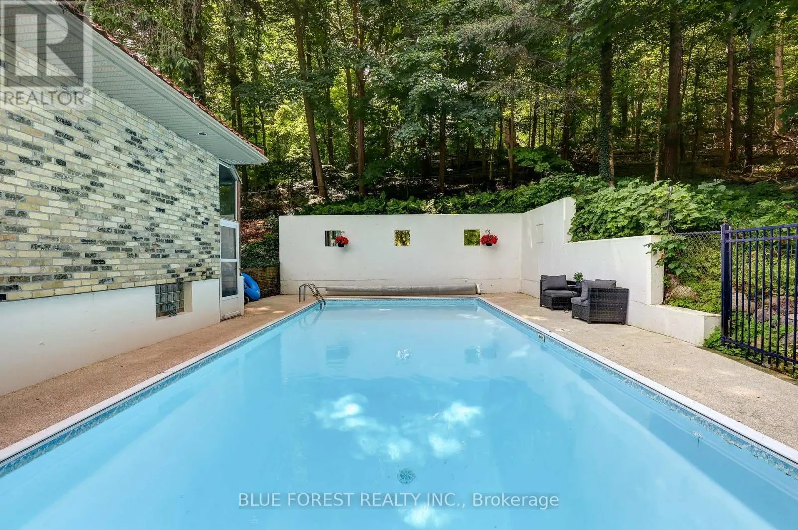 800 SPRINGBANK DRIVE