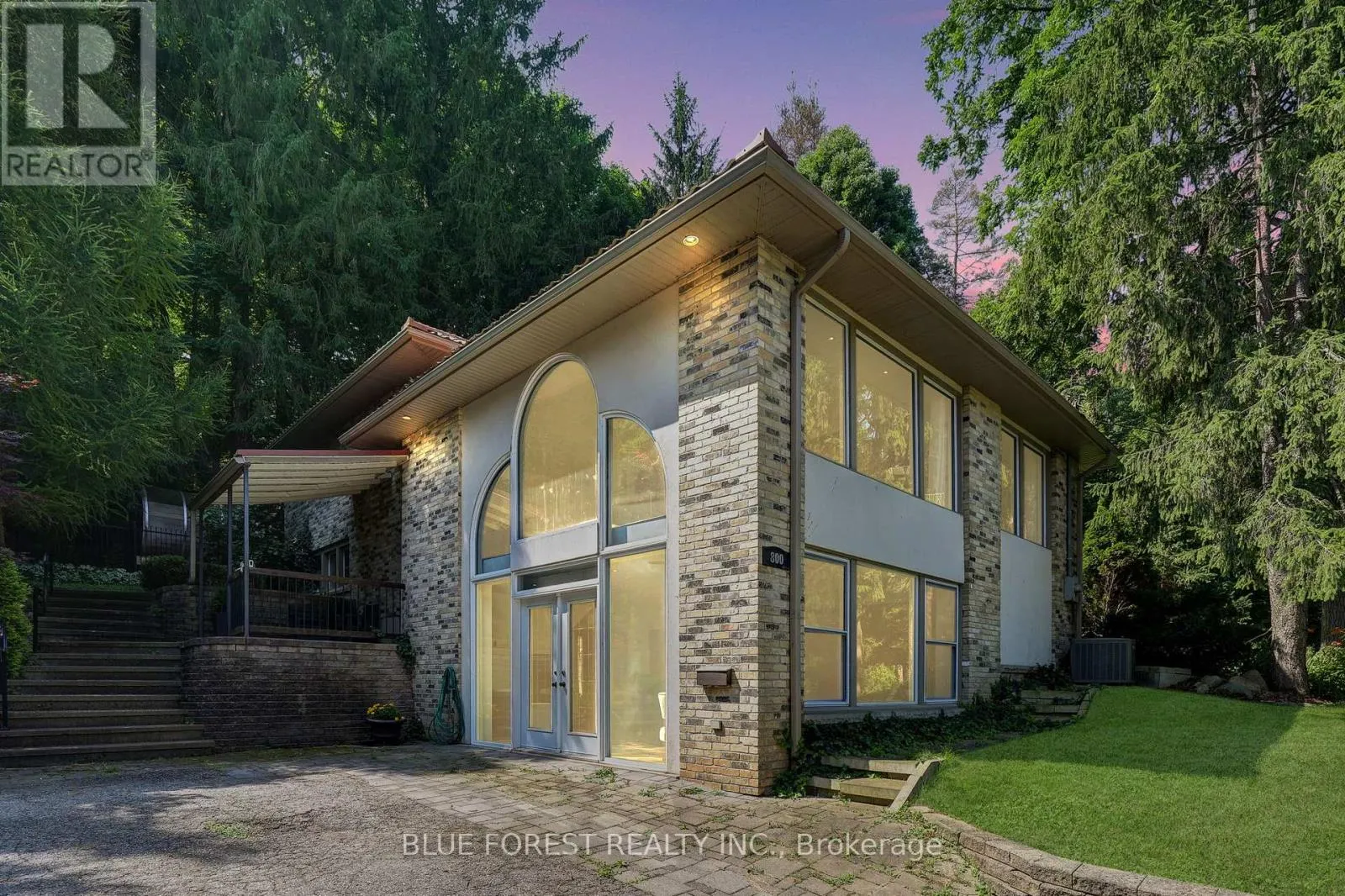 800 SPRINGBANK DRIVE