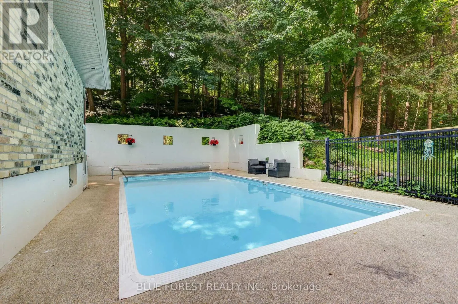 800 SPRINGBANK DRIVE