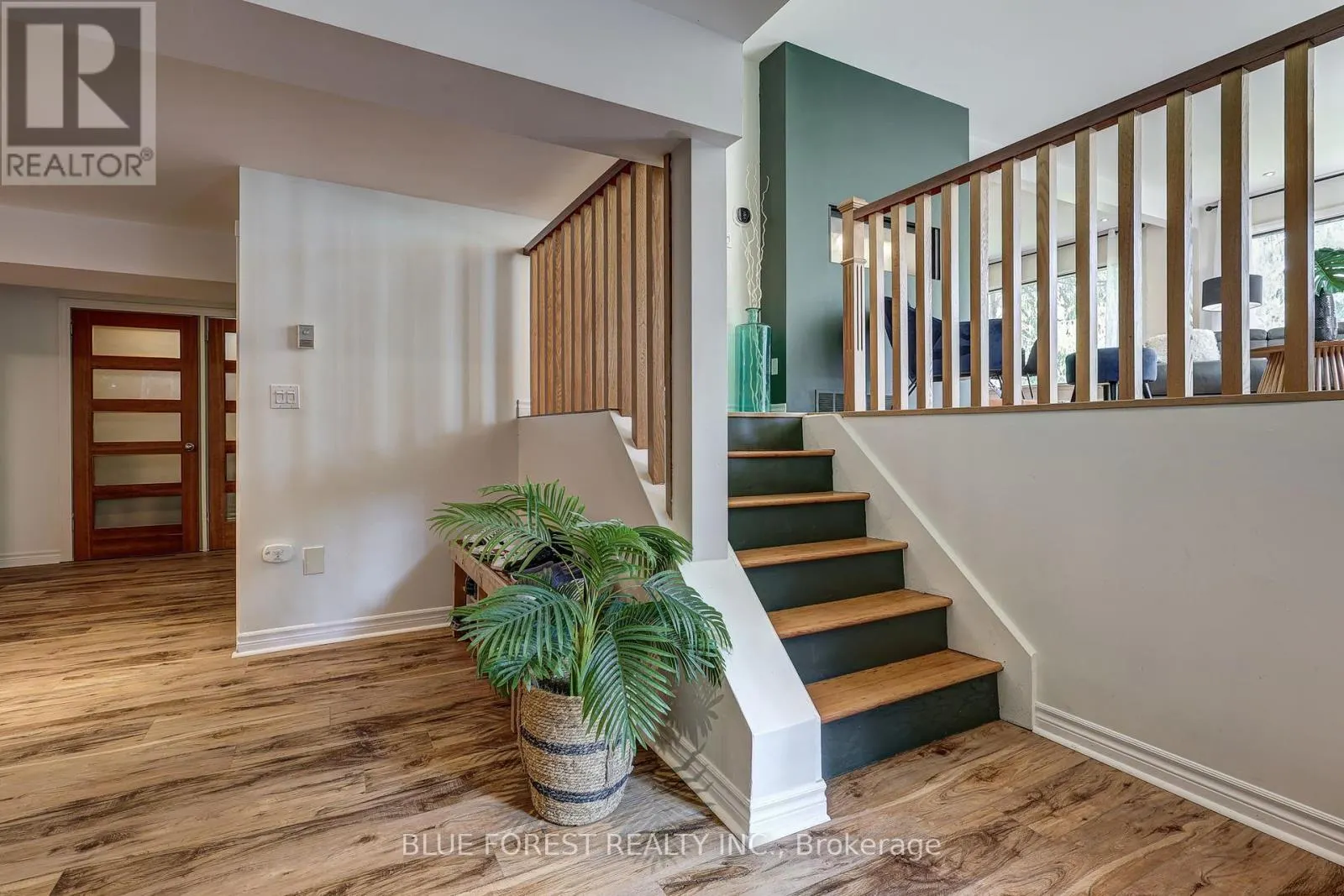 800 SPRINGBANK DRIVE