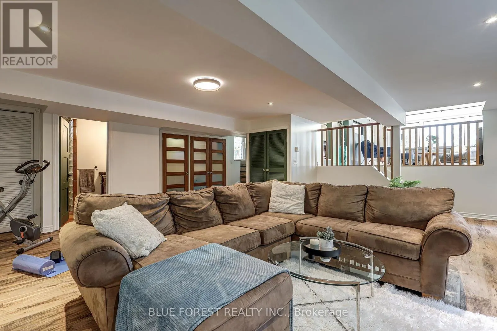 800 SPRINGBANK DRIVE
