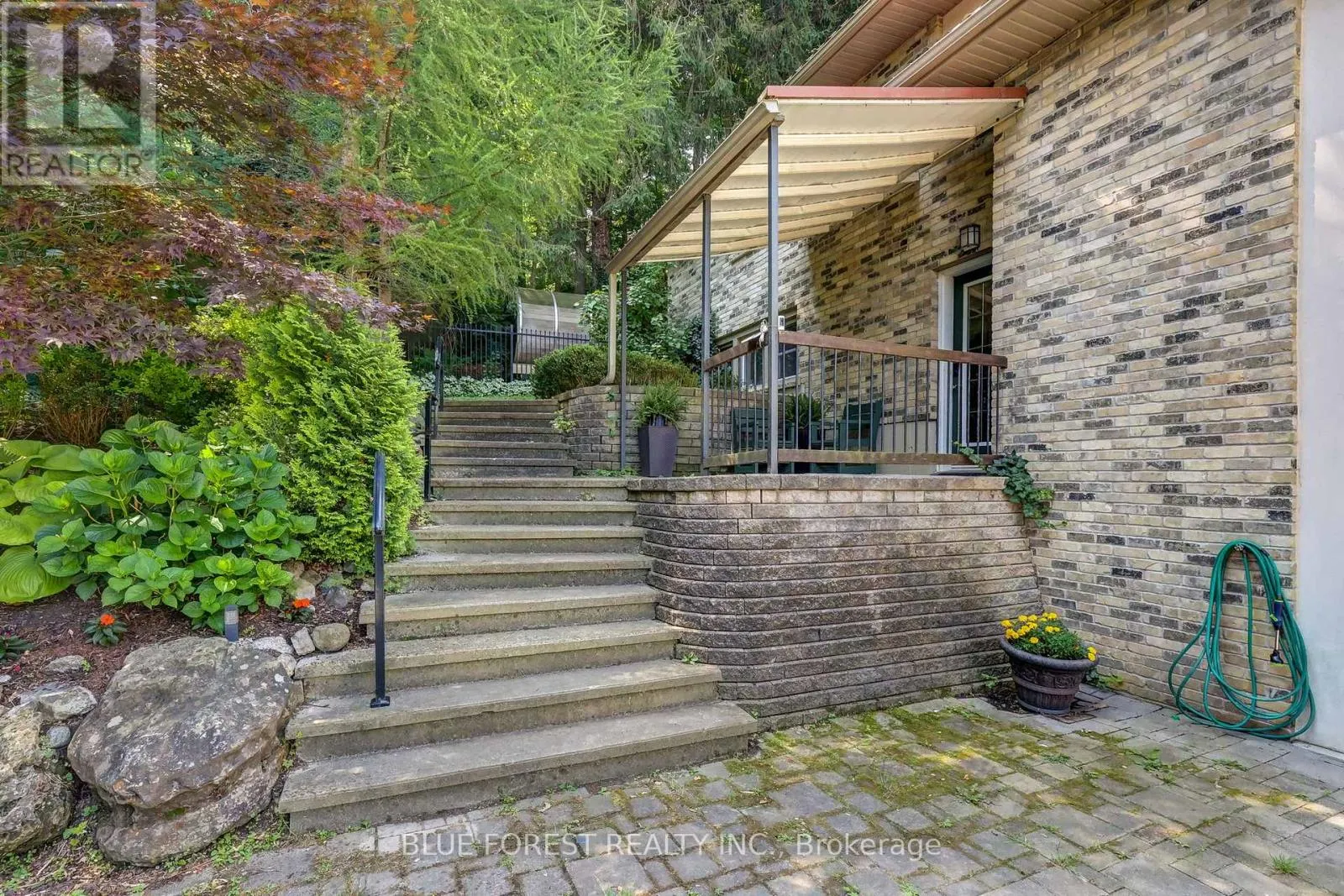 800 SPRINGBANK DRIVE