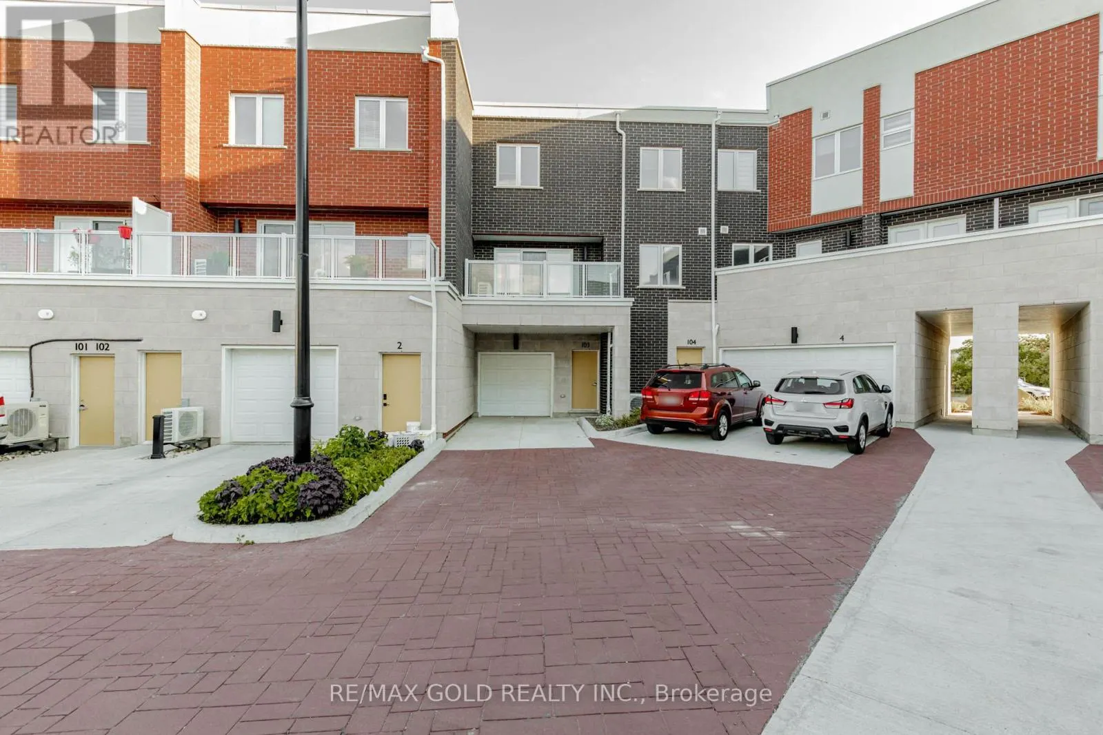 3 - 124 SEABROOK DRIVE