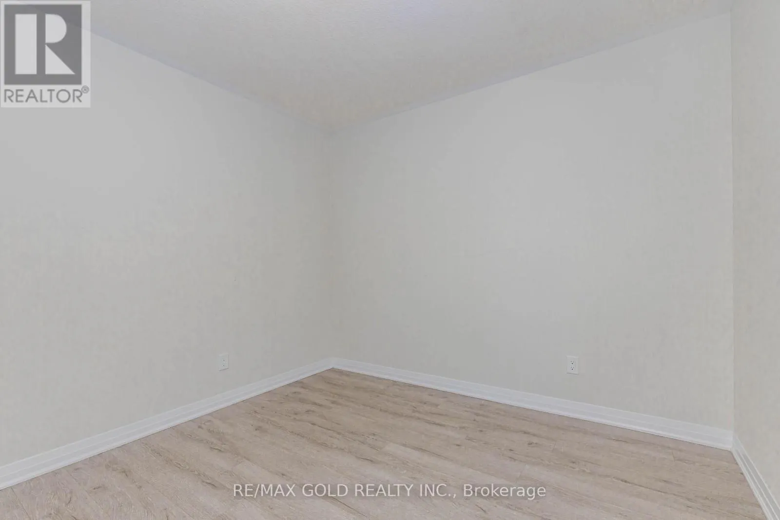 3 - 124 SEABROOK DRIVE