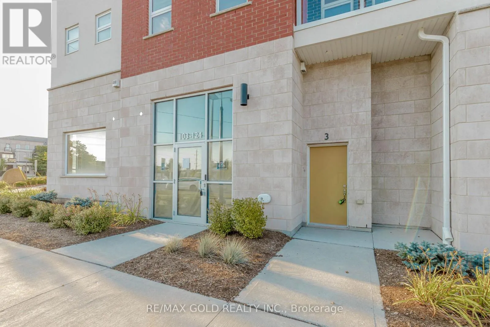 3 - 124 SEABROOK DRIVE