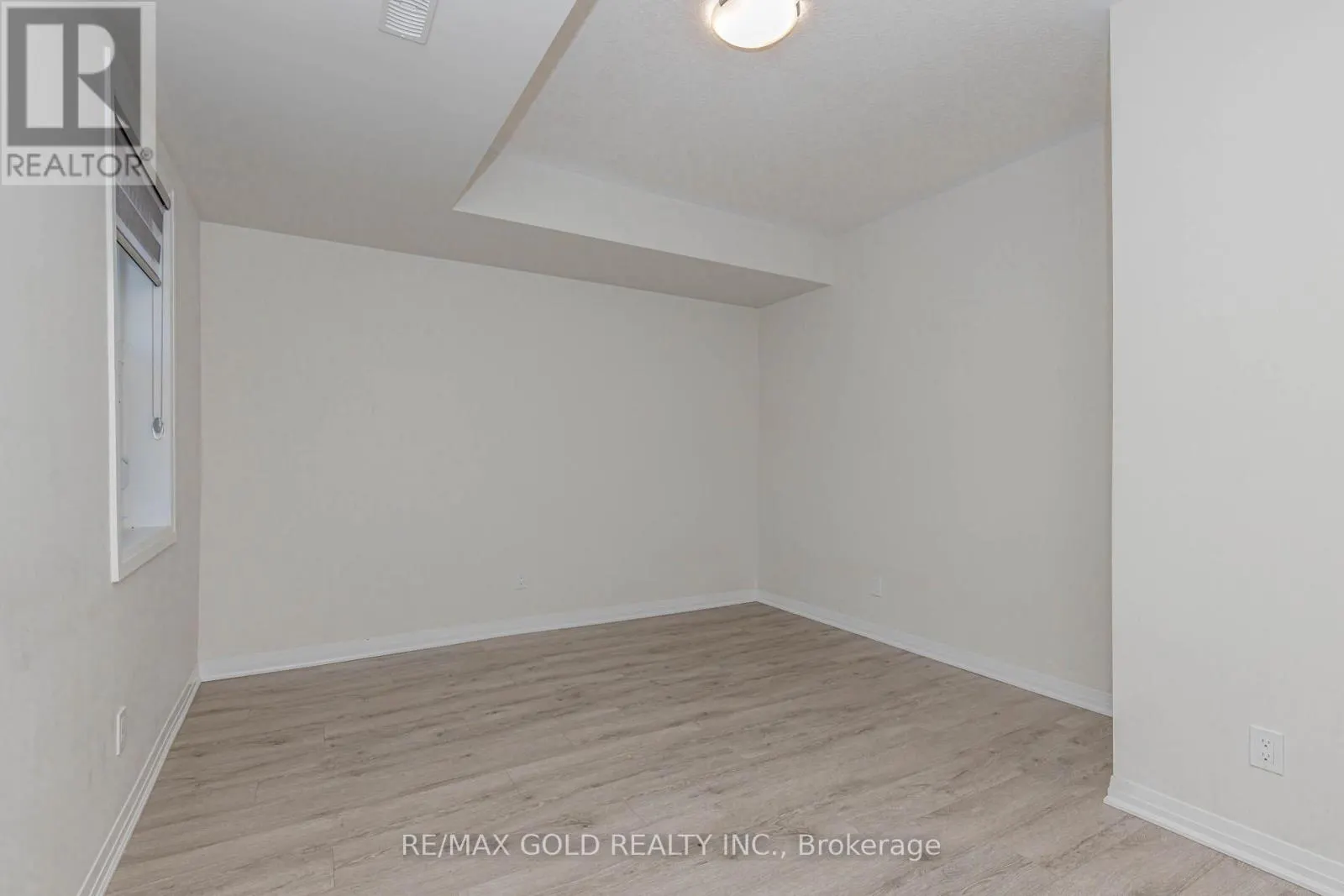 3 - 124 SEABROOK DRIVE