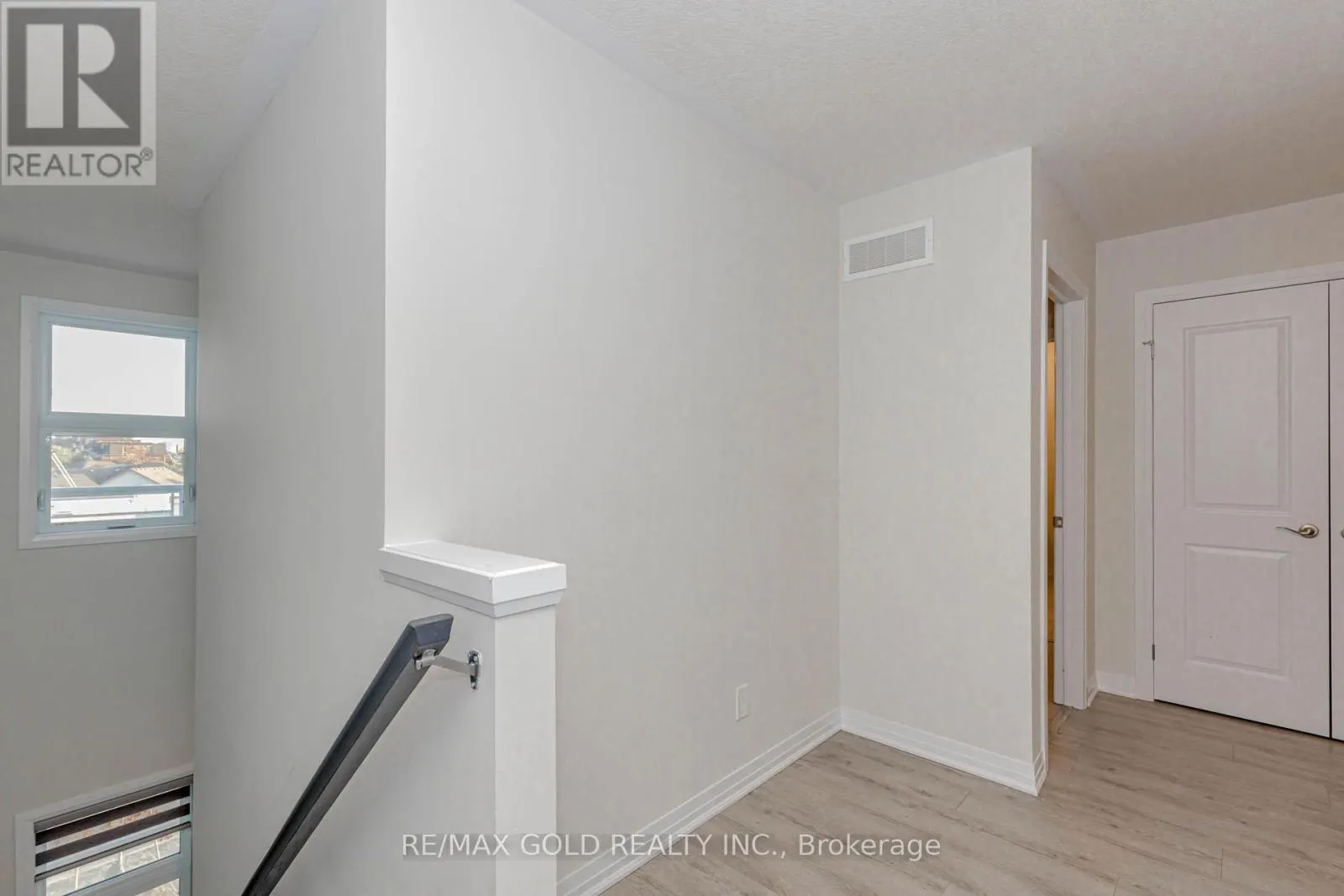 3 - 124 SEABROOK DRIVE