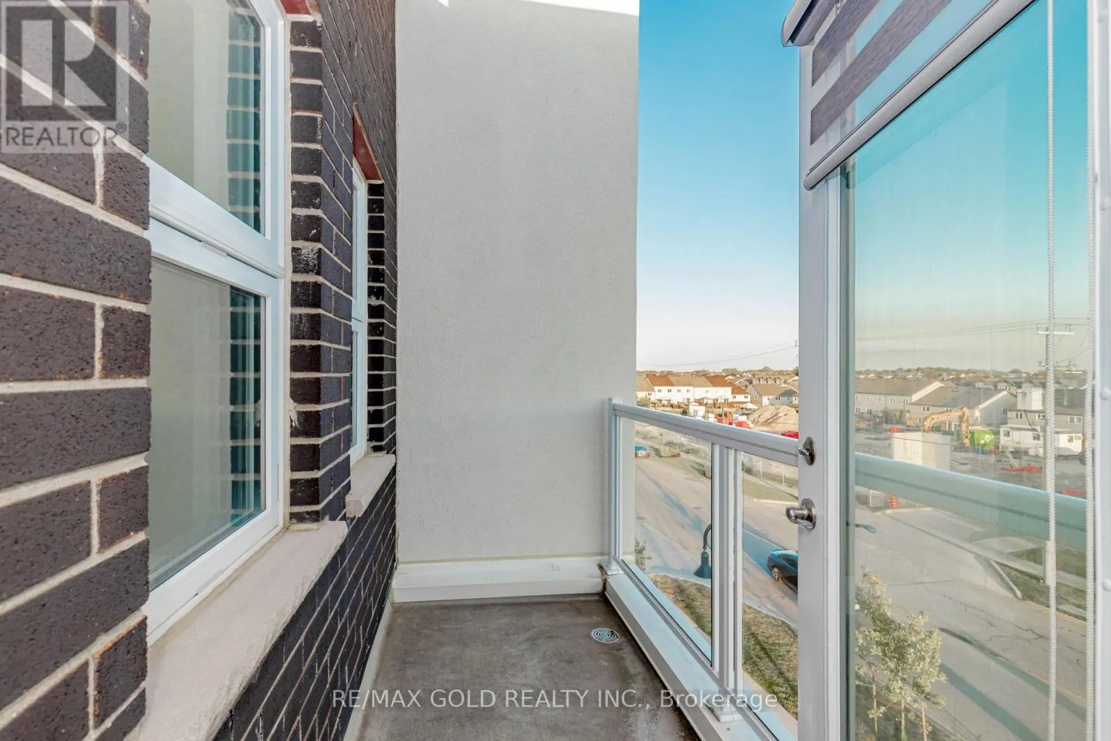 3 - 124 SEABROOK DRIVE
