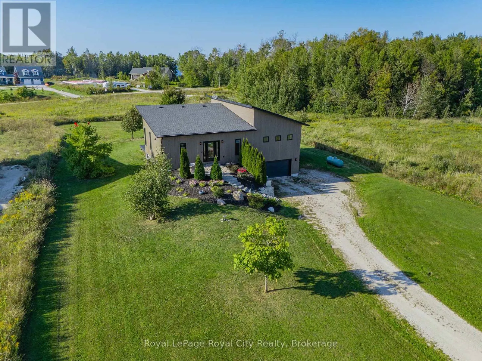 103 UGOVSEK CRESCENT