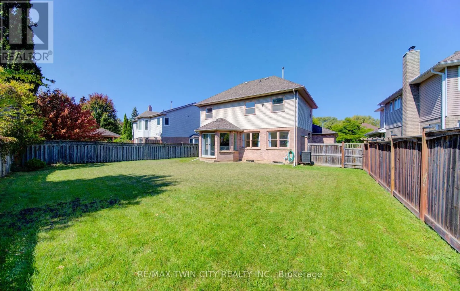 53 LYNNVALLEY CRESCENT