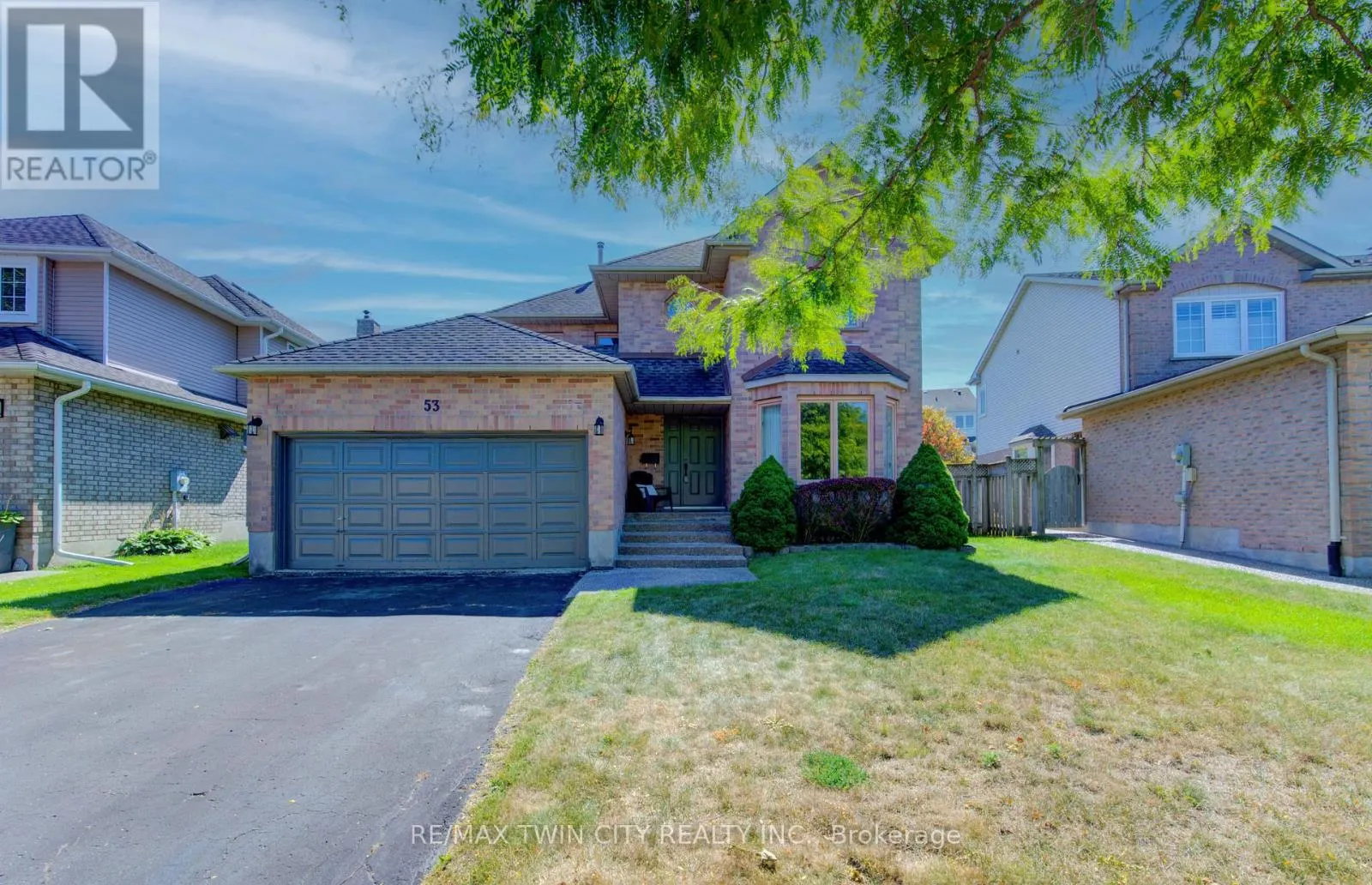 53 LYNNVALLEY CRESCENT