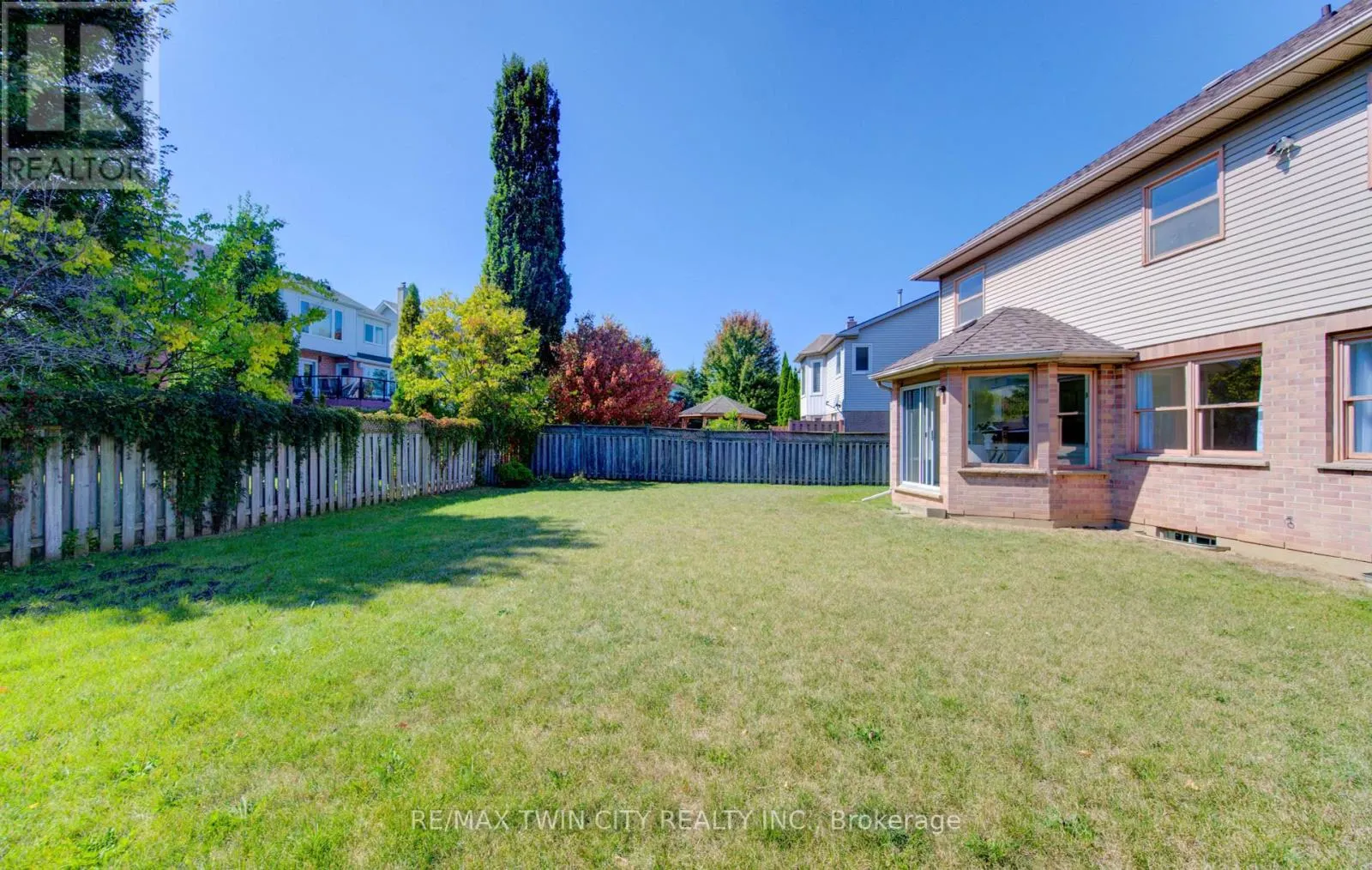 53 LYNNVALLEY CRESCENT