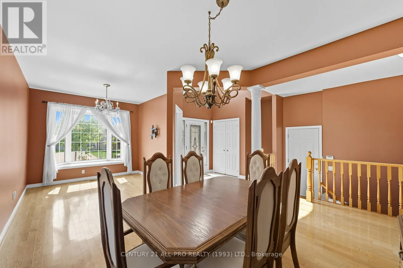 10 ELLIS CRESCENT