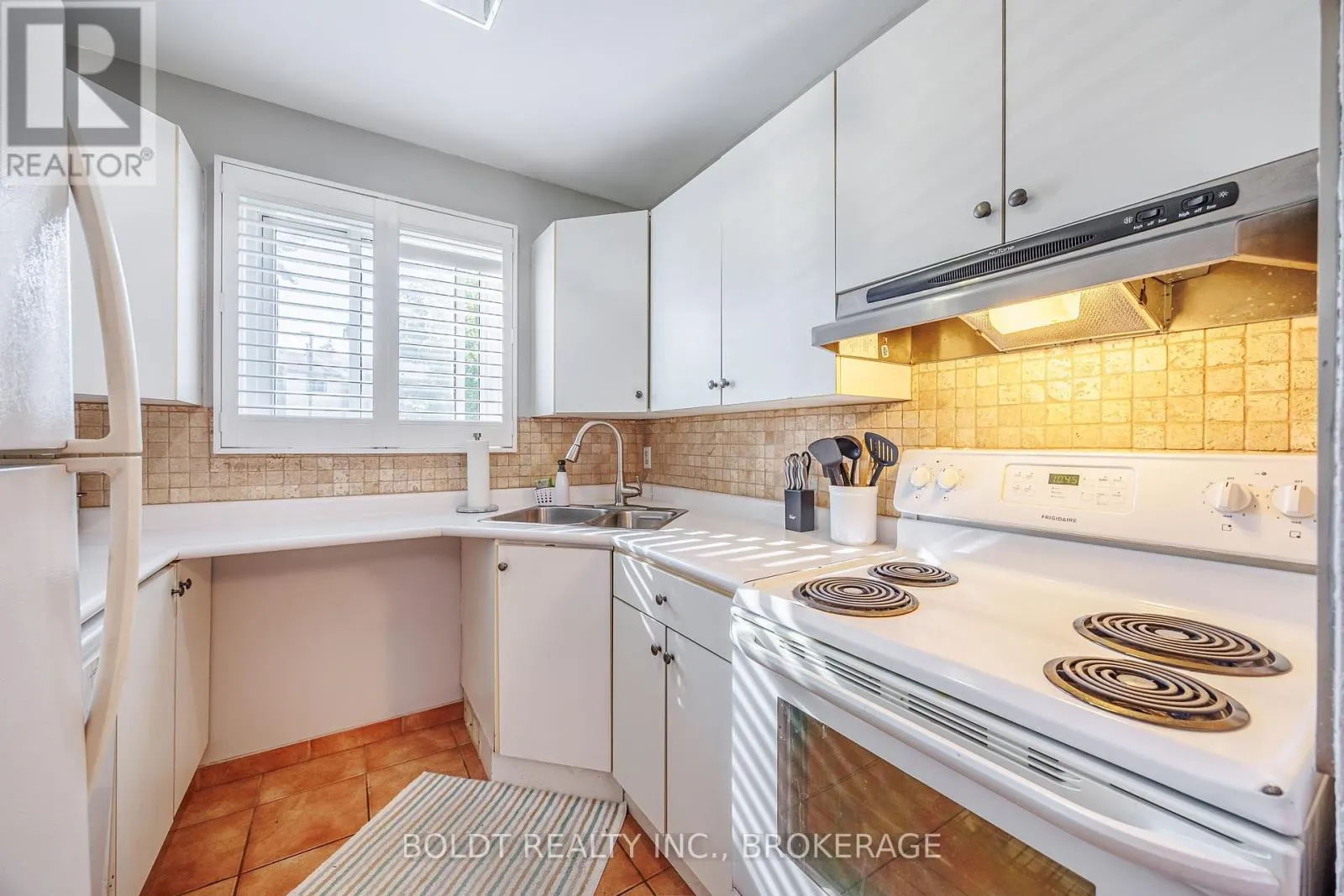 27 - 302 VINE STREET, #27