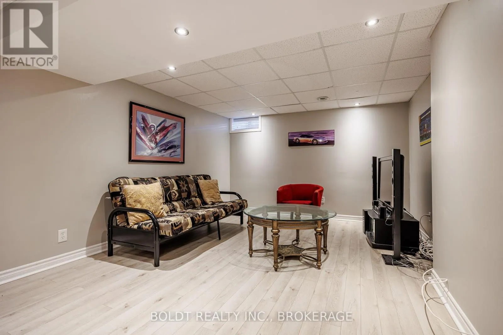 27 - 302 VINE STREET, #27