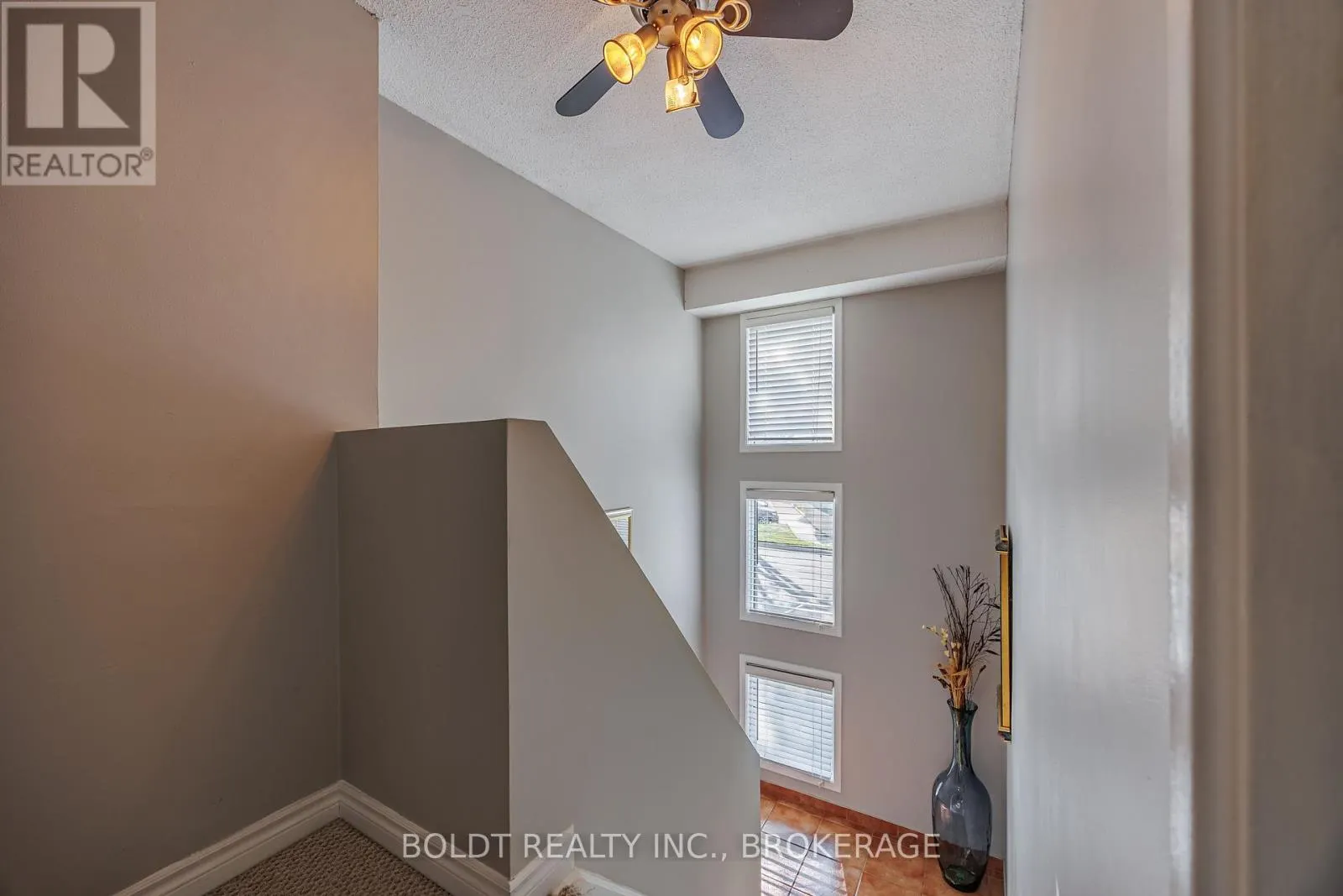 27 - 302 VINE STREET, #27