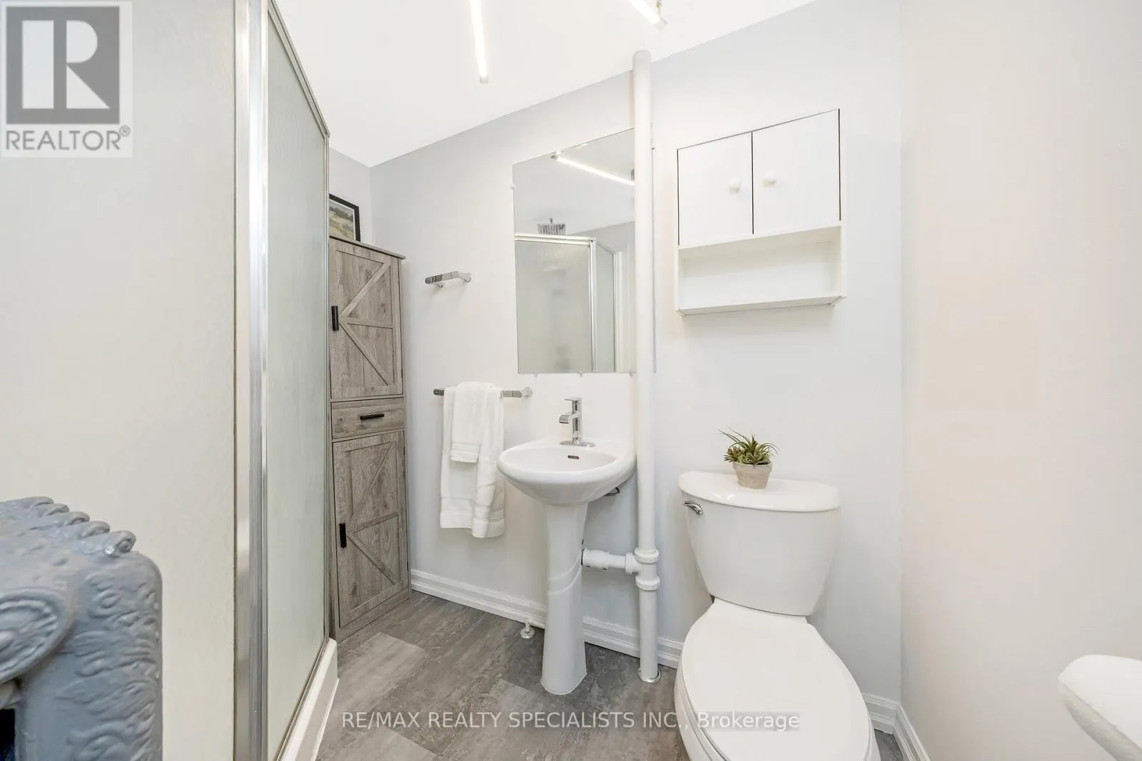 356 HUNTER STREET W
