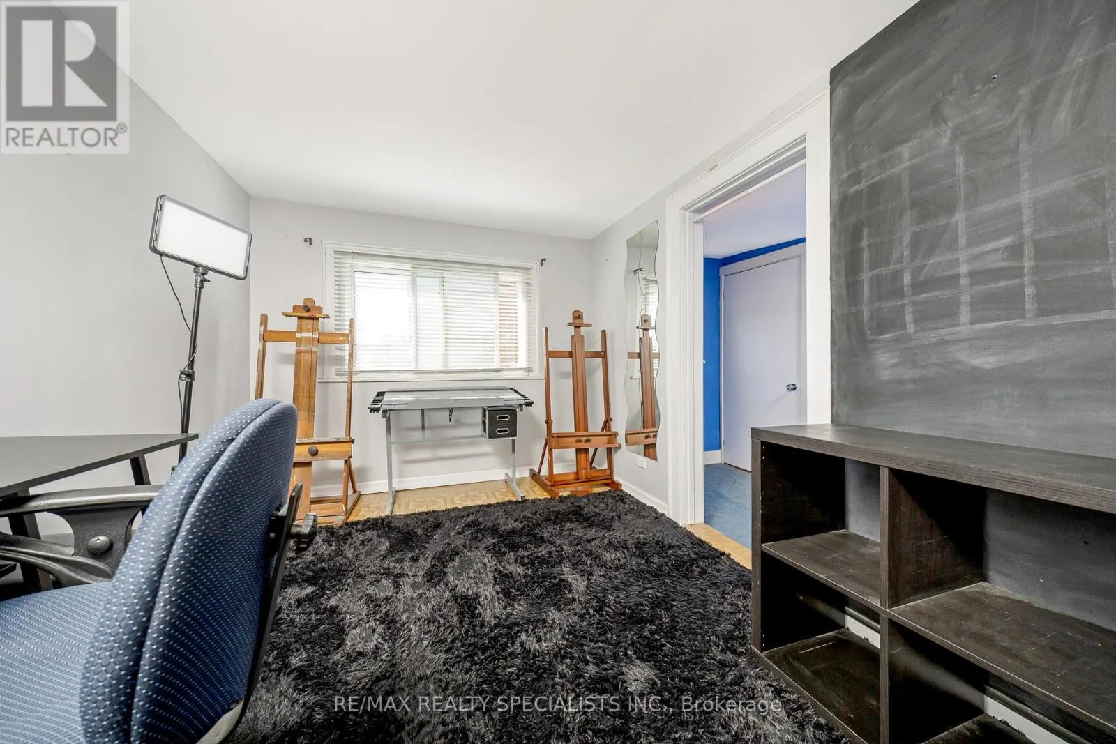 356 HUNTER STREET W