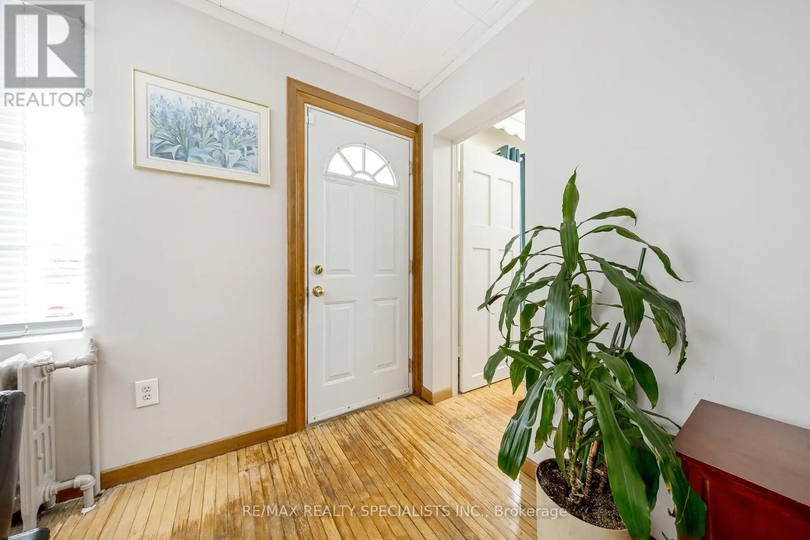 356 HUNTER STREET W