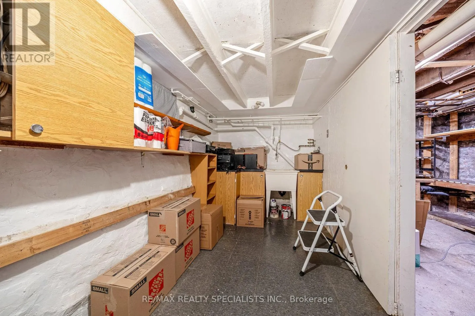 356 HUNTER STREET W
