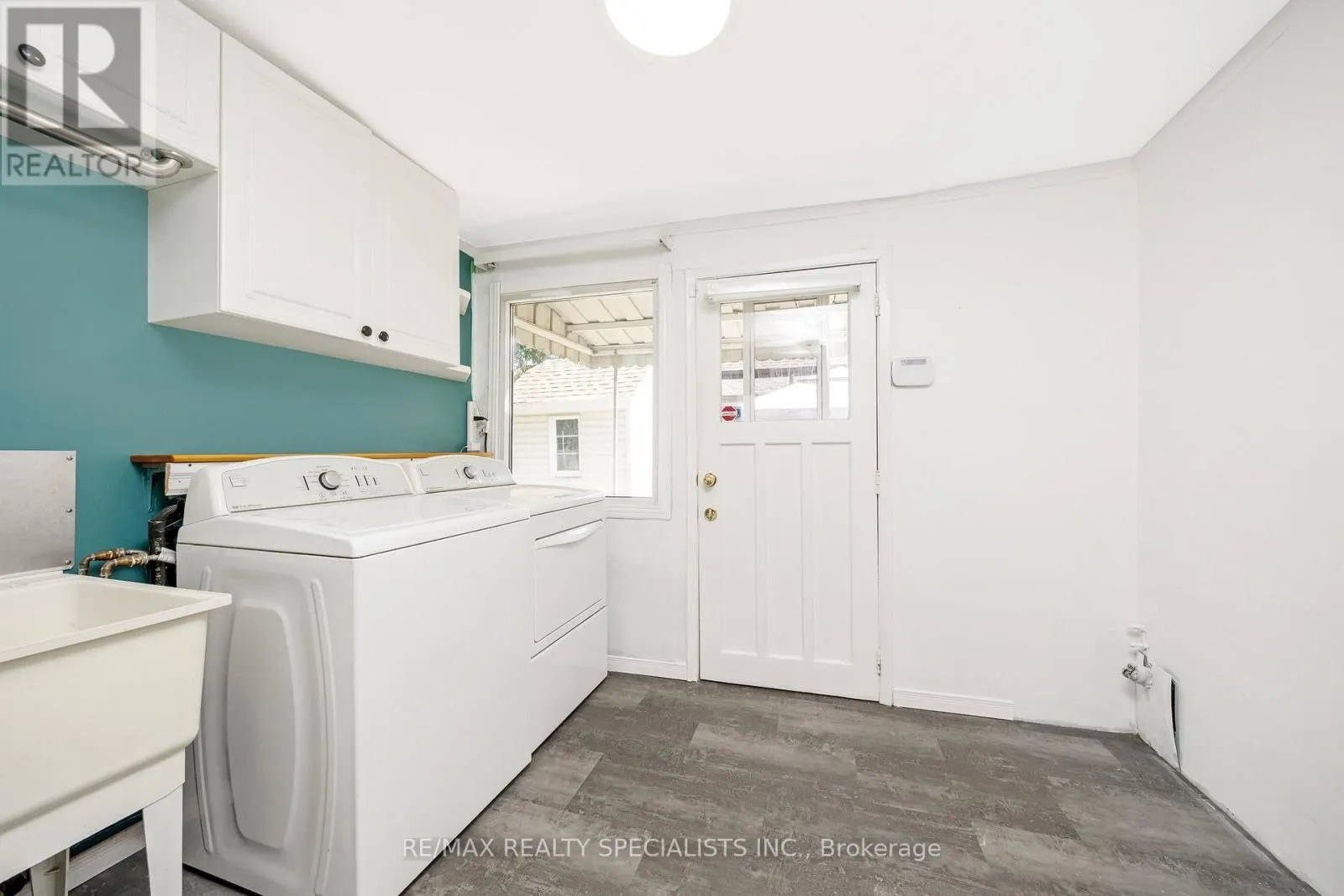 356 HUNTER STREET W