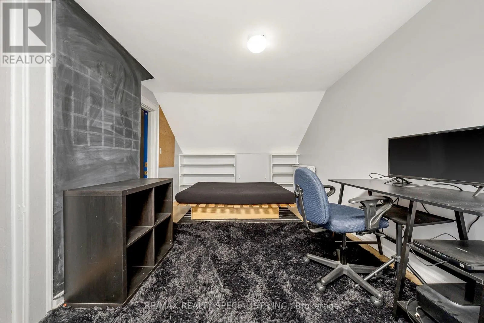 356 HUNTER STREET W
