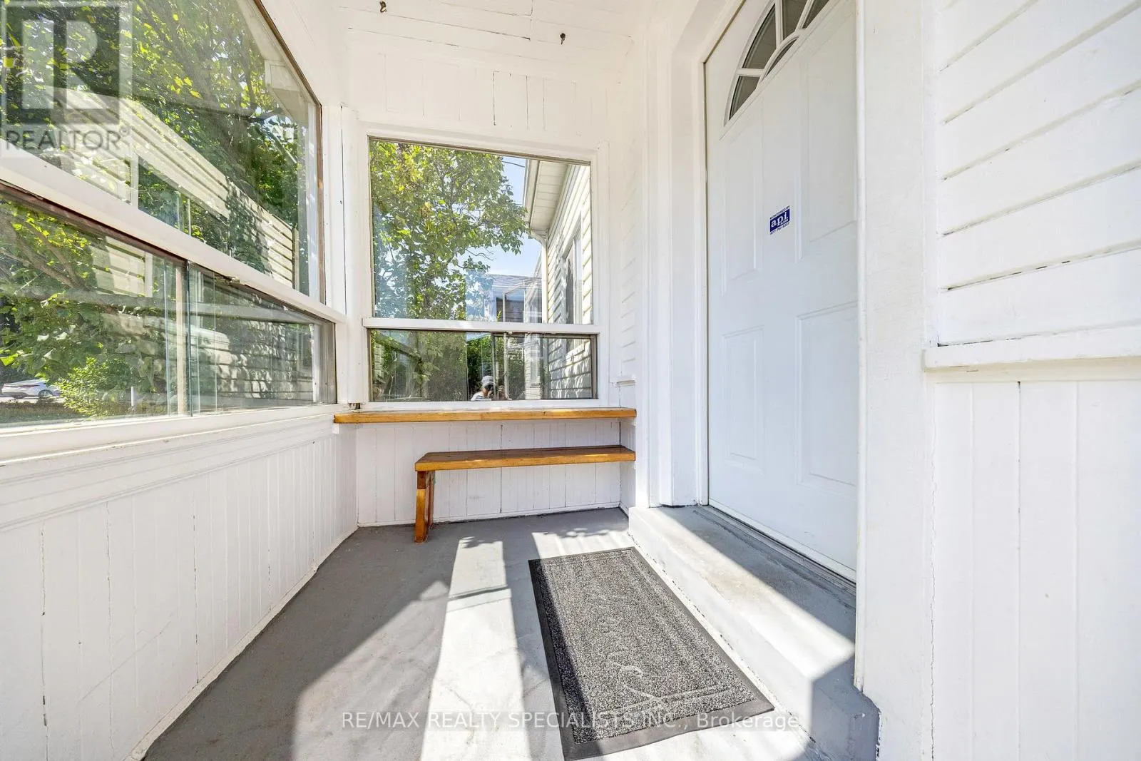 356 HUNTER STREET W