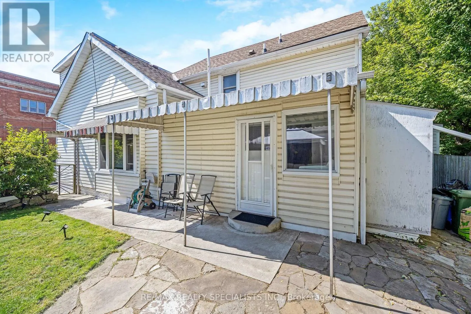 356 HUNTER STREET W