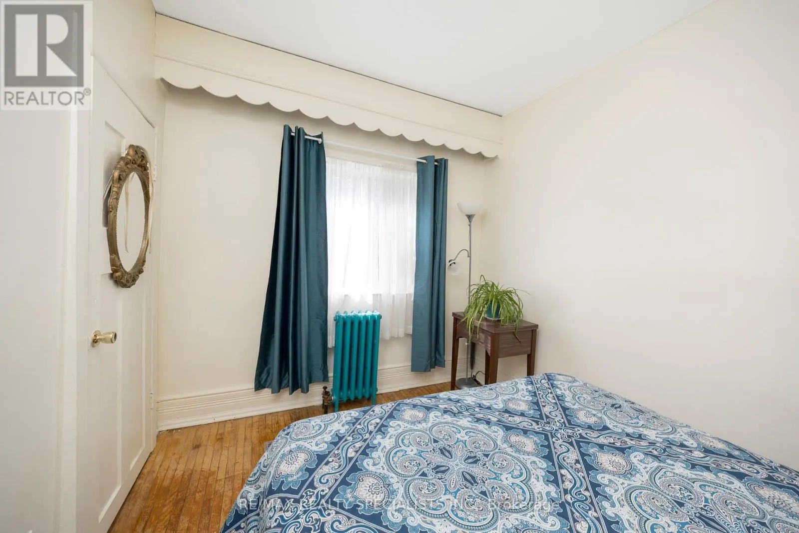 356 HUNTER STREET W
