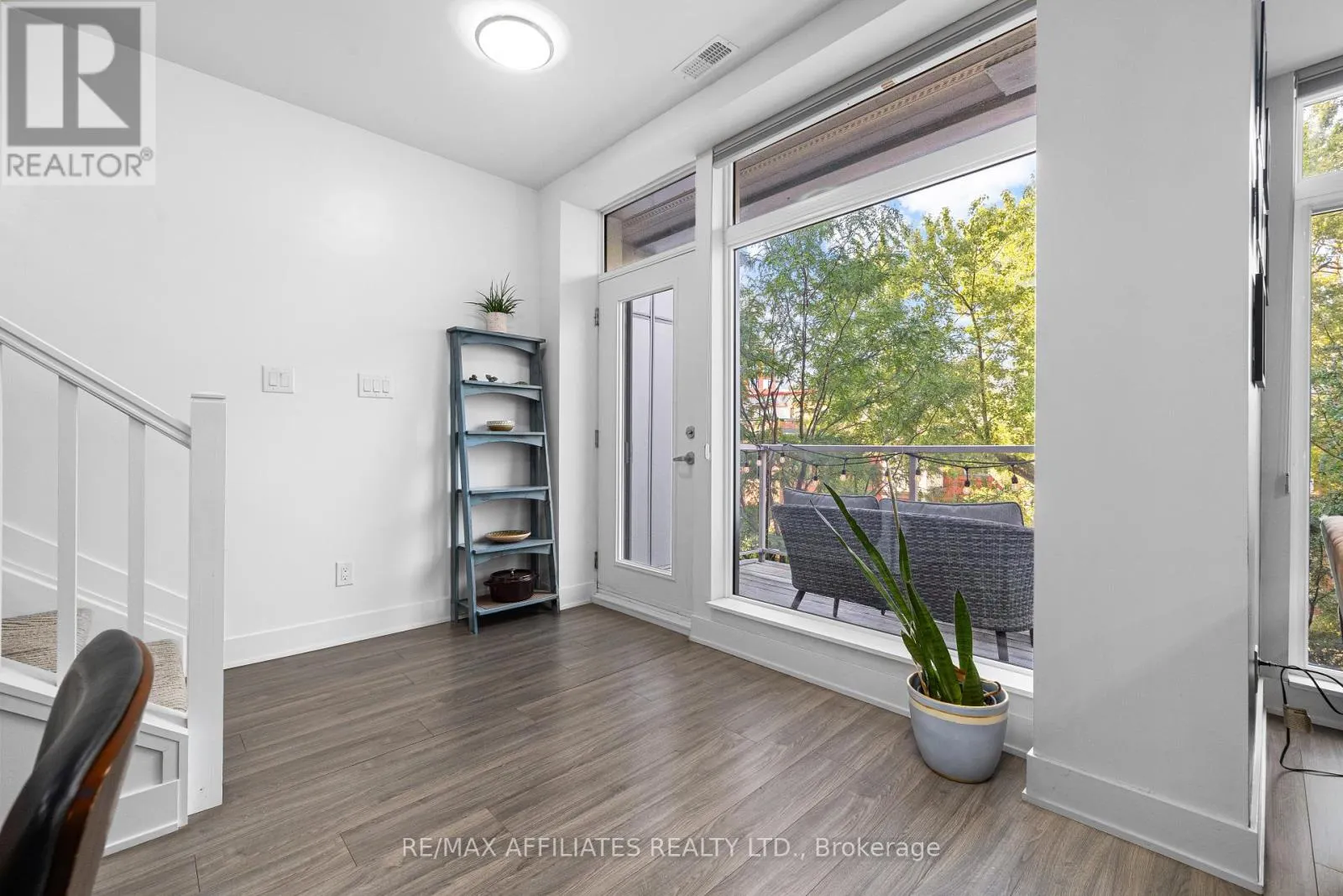 104 HOLMWOOD AVENUE