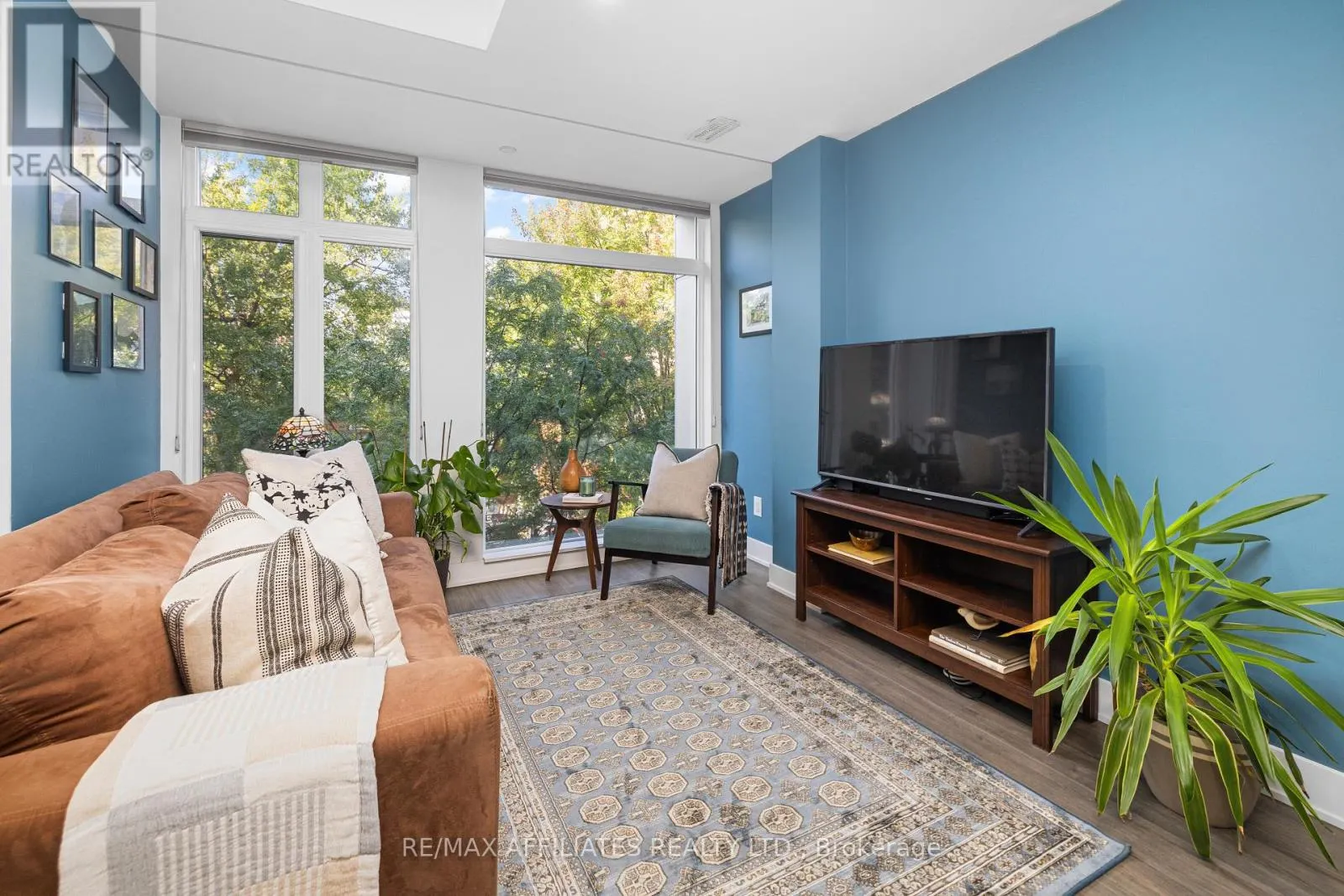 104 HOLMWOOD AVENUE
