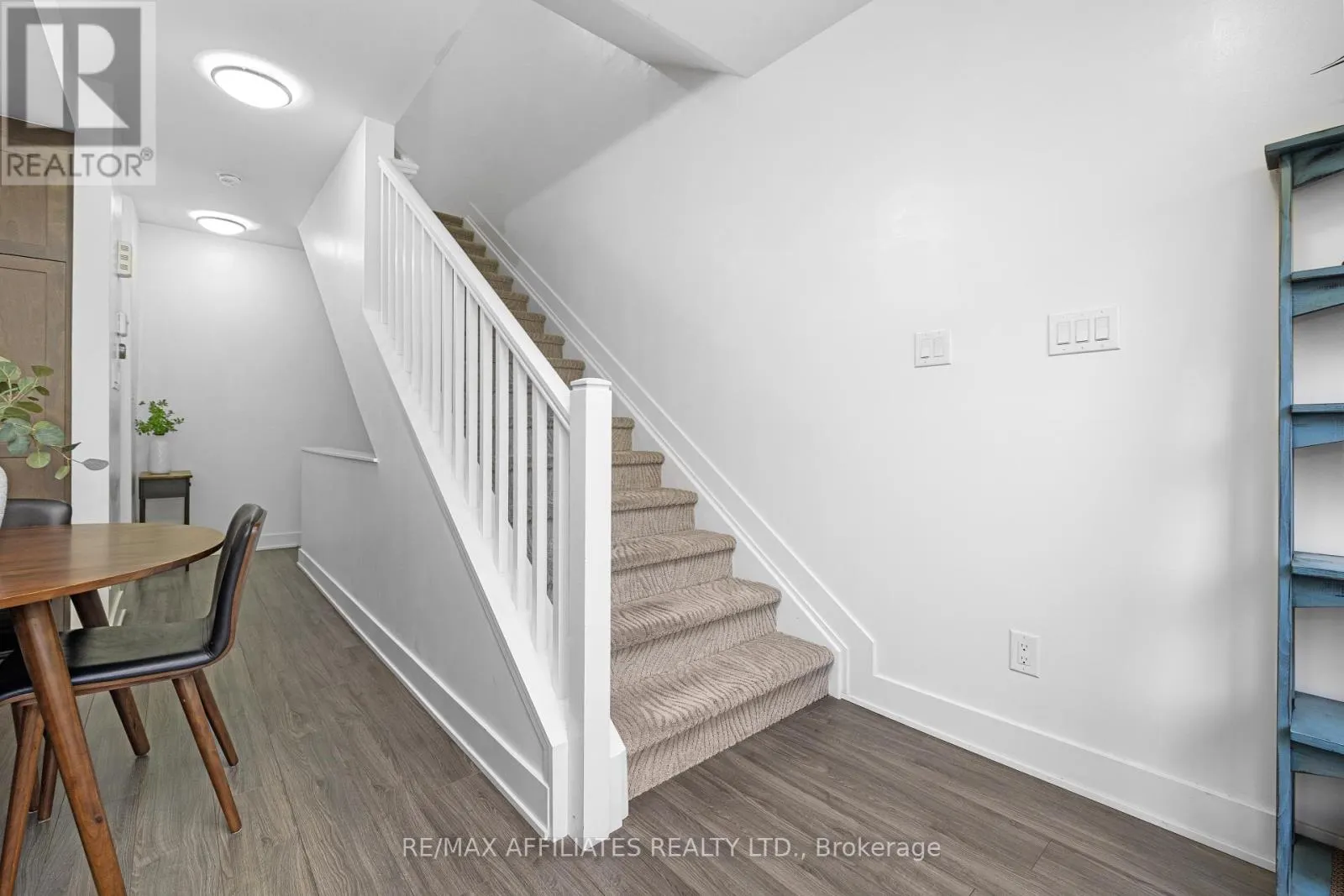 104 HOLMWOOD AVENUE