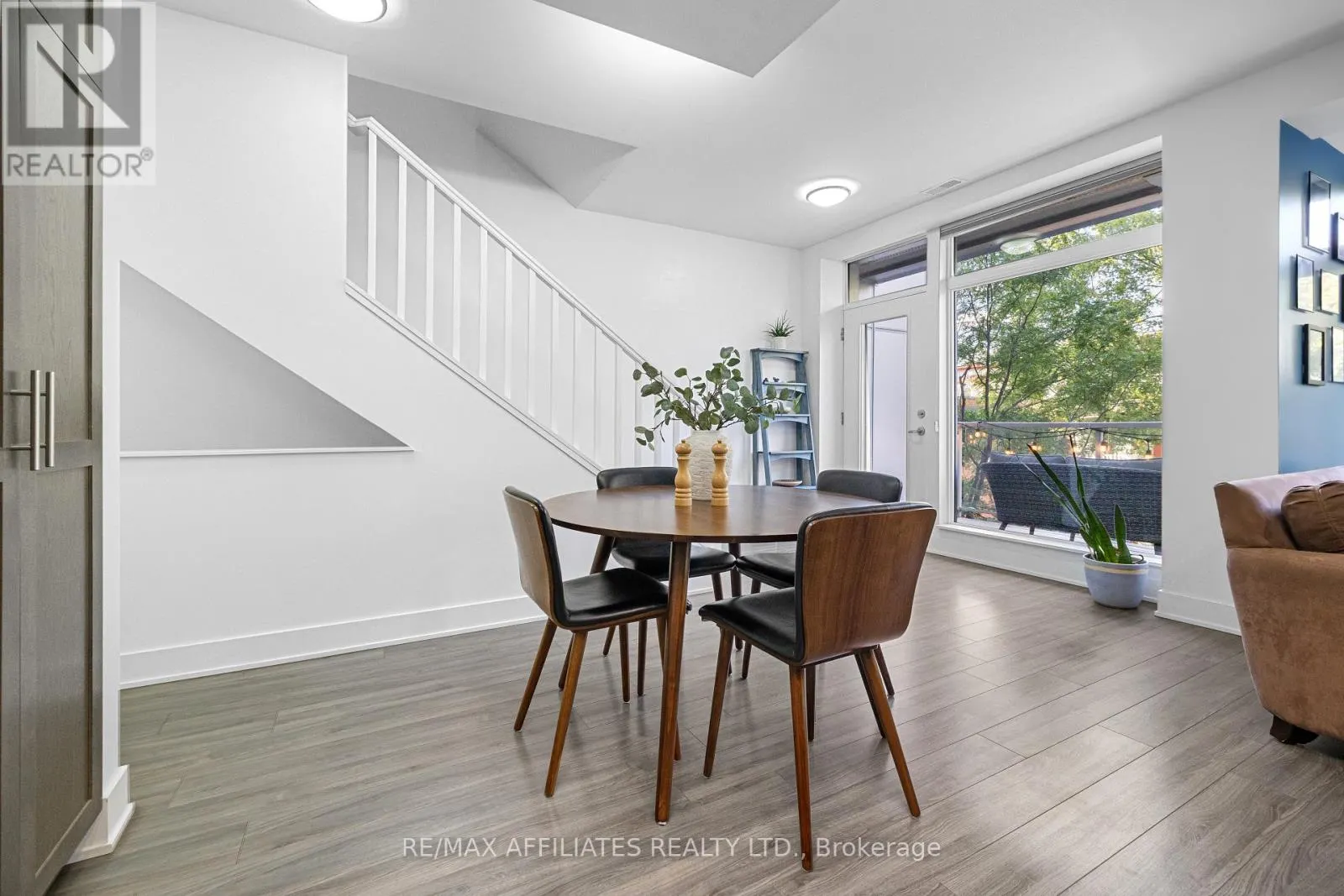 104 HOLMWOOD AVENUE