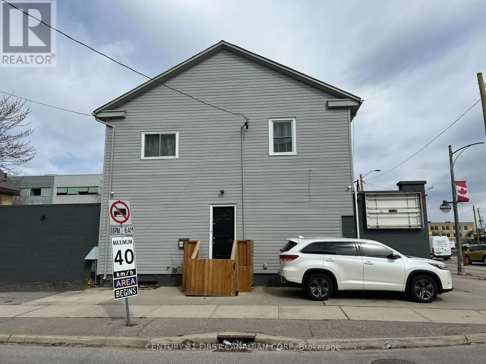 213 WELLINGTON STREET