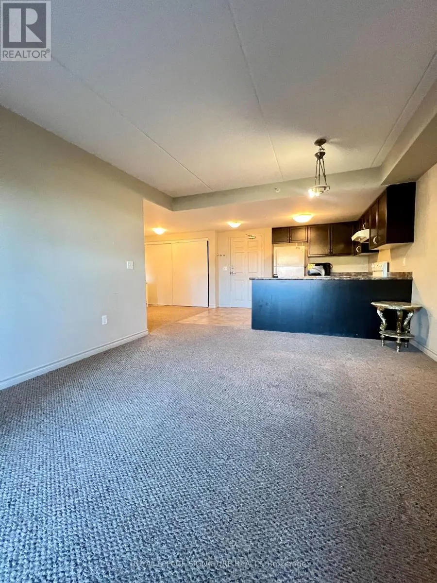 106 - 67 KINGSBURY SQUARE
