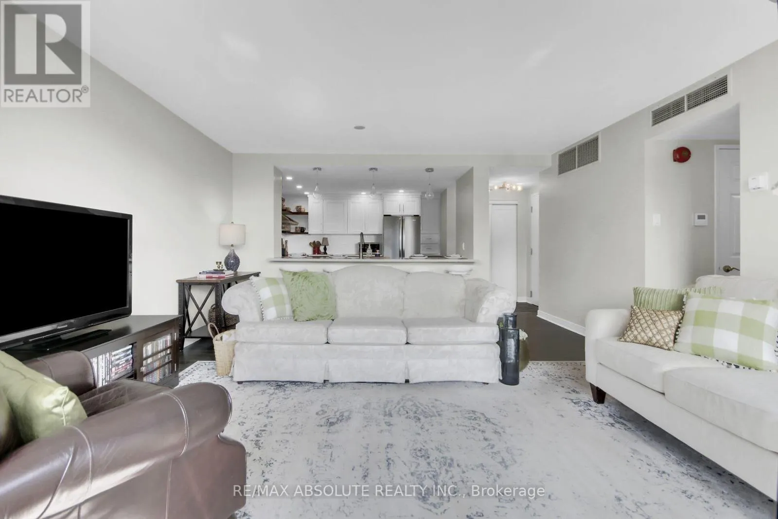 302 - 446 GILMOUR STREET