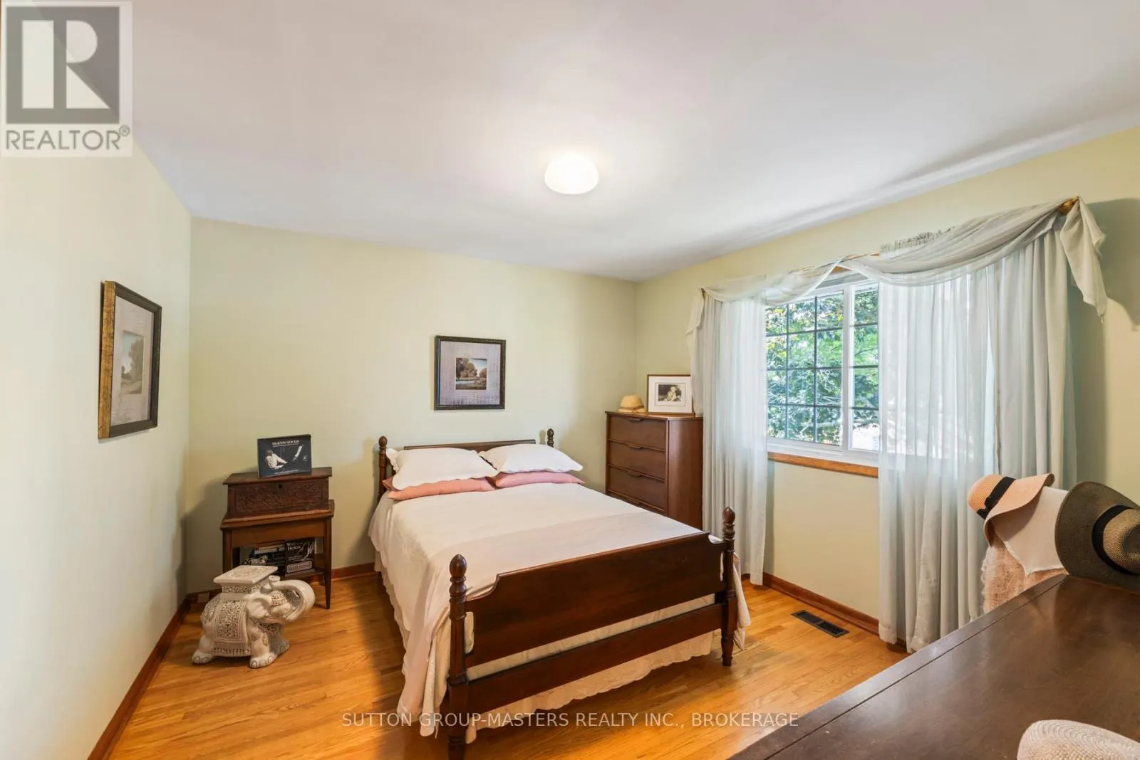 396 ROOSEVELT DRIVE