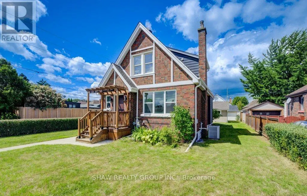 28 BARONS AVENUE S