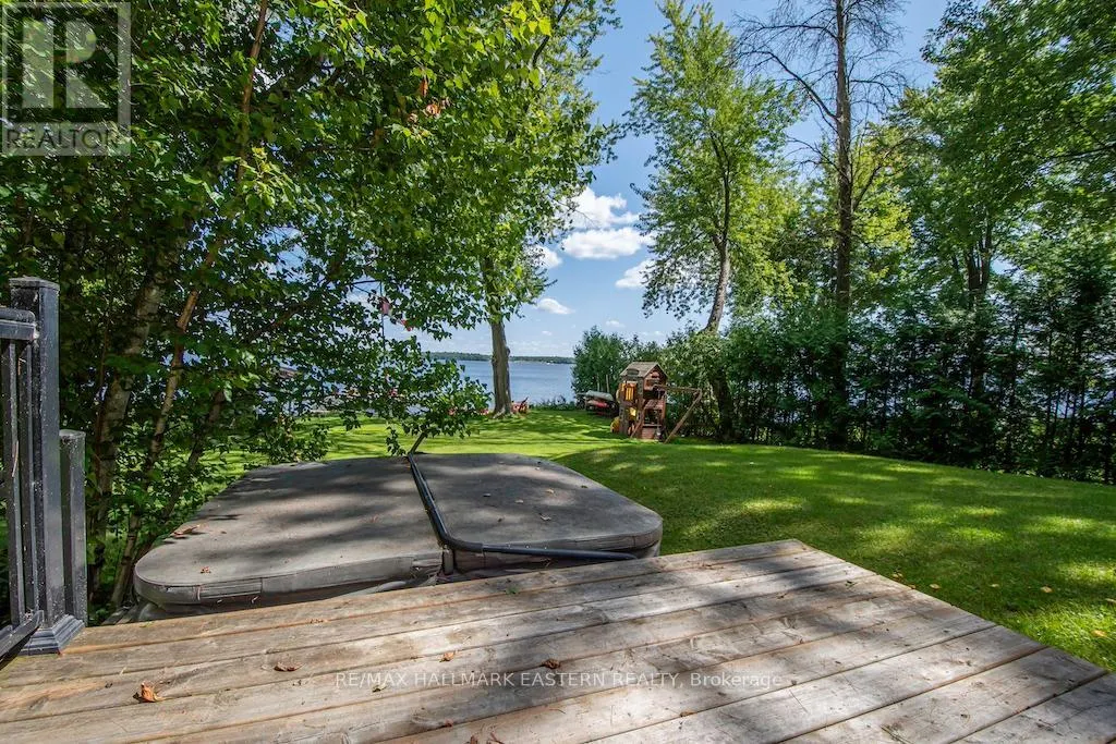 26 MANITOU LANE