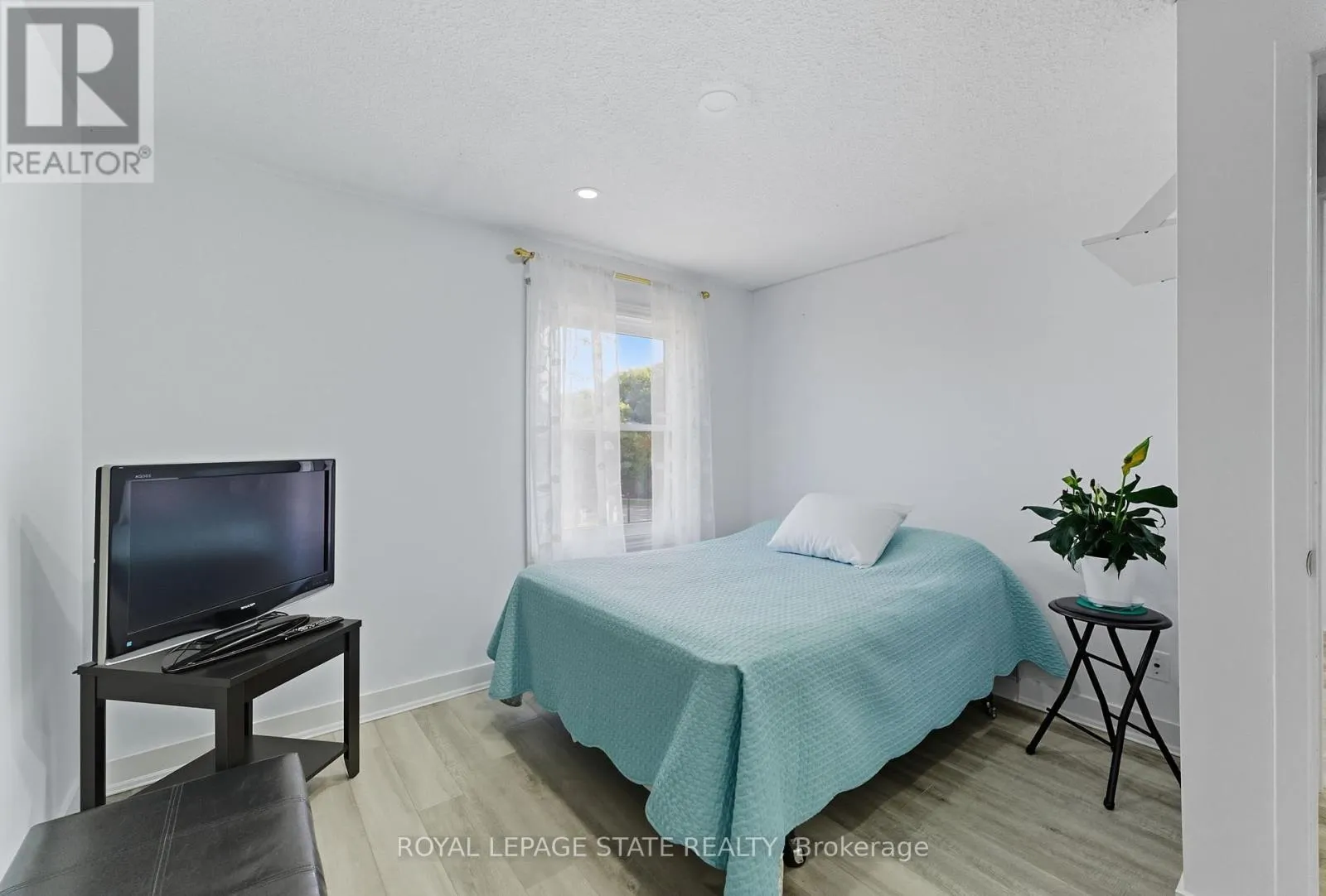 6 - 1300 UPPER OTTAWA STREET