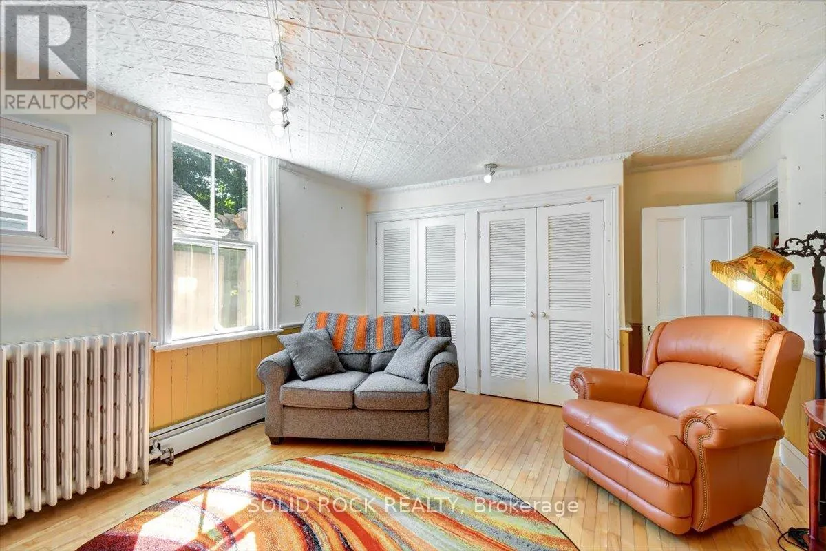 87 BOOTH STREET N