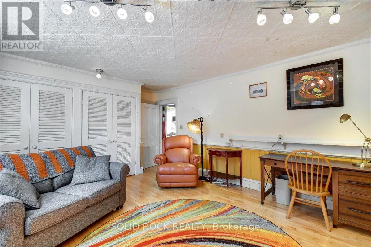 87 BOOTH STREET N