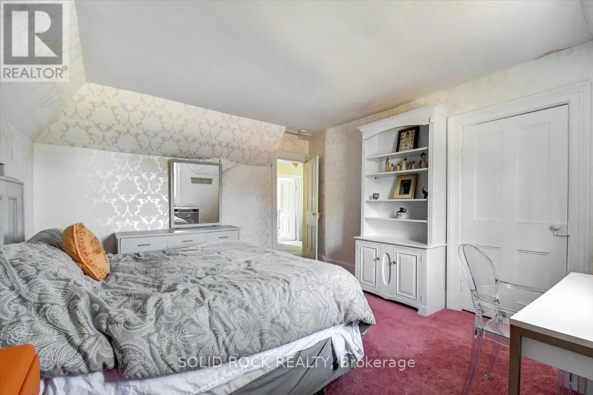 87 BOOTH STREET N