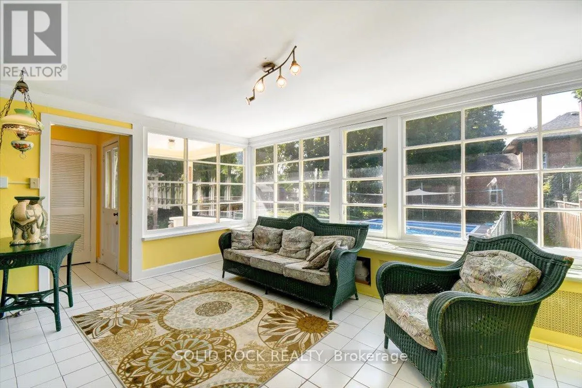 87 BOOTH STREET N