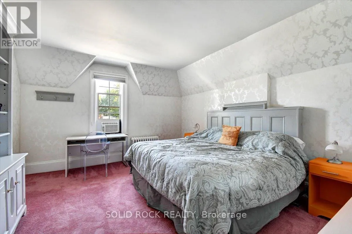 87 BOOTH STREET N